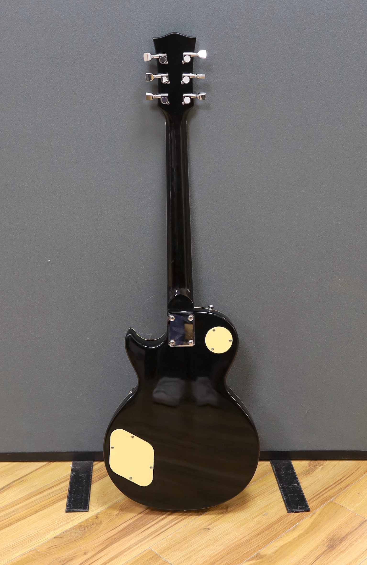 A Rockburn electric guitar, Les Paul copy